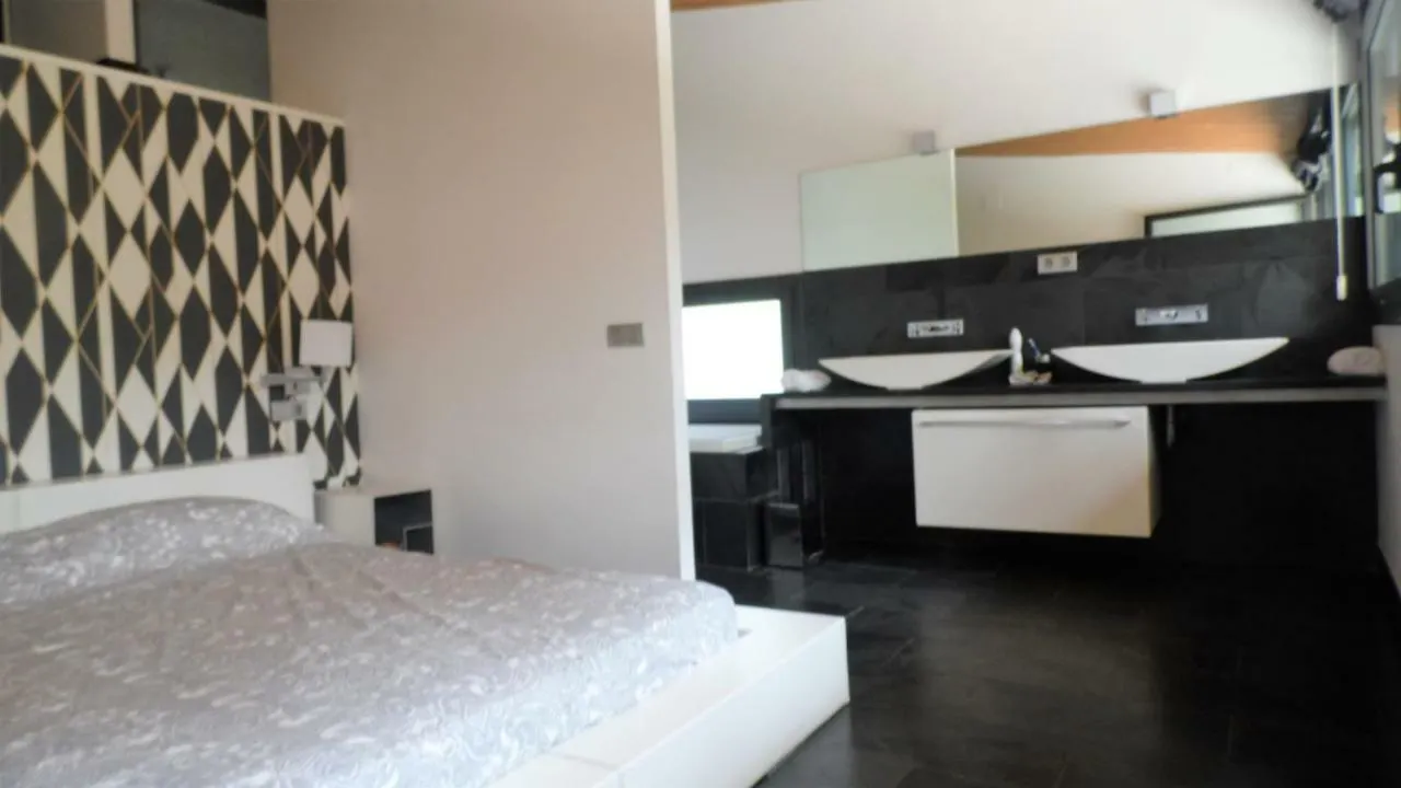 Villa Del Bosque カステルデフェルス スペイン