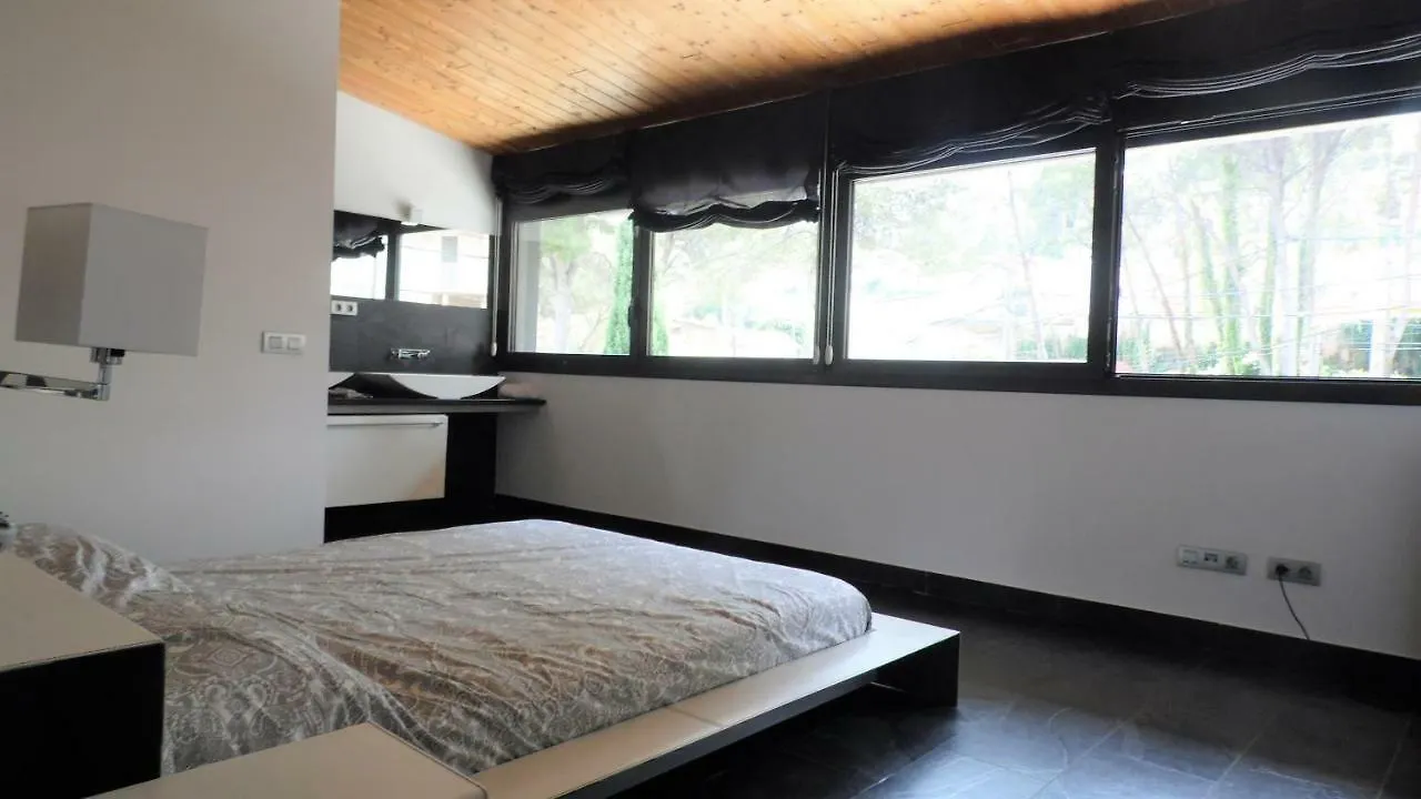 Villa Del Bosque Castelldefels 0*,  Spain